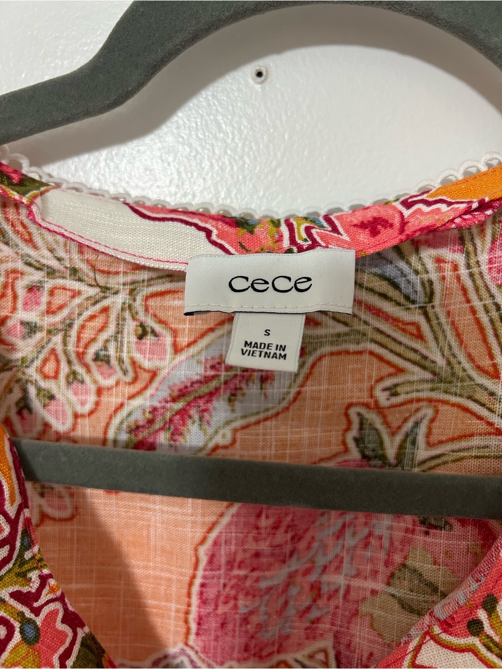 CeCe Sleeveless Floral V-Neck Tank Top - Pink & Orange - Picture 4 of 5
